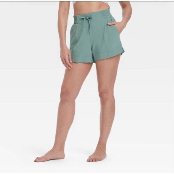 All in Motion Green Athletic Pull On Mid Rise Woven Shorts Size XL - Picture 1 of 5